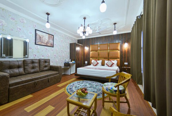 Royal Habib Residency - Premium Room 001