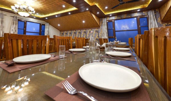 Royal Habib Residency - Restaurant and Dining Hall 02
